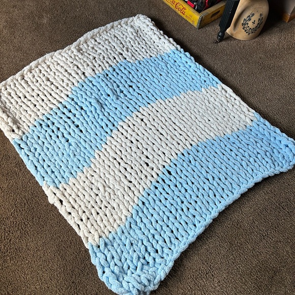 TWO Chunky Knit Blanket in Pink, Gray, and White - Picture 4 of 4